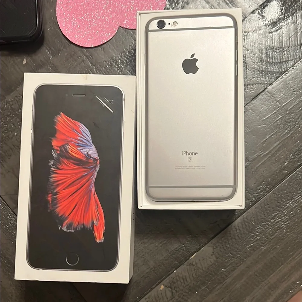 iPhone 6s Plus Space Gray iPhone with vibrant display and large size